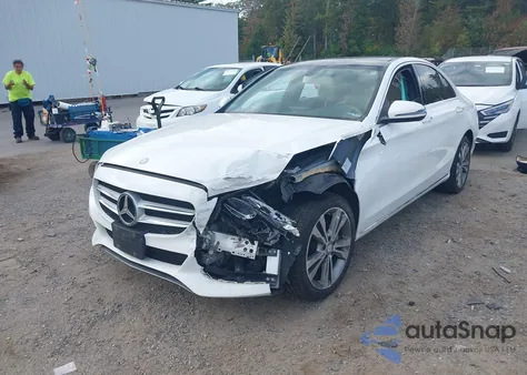 2017 Mercedes-Benz C 300 4Matic z USA, uszkodzony, nr VIN WDDWF4KB6HR215040